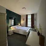 Sia Apartahotel