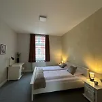Sia Apartahotel